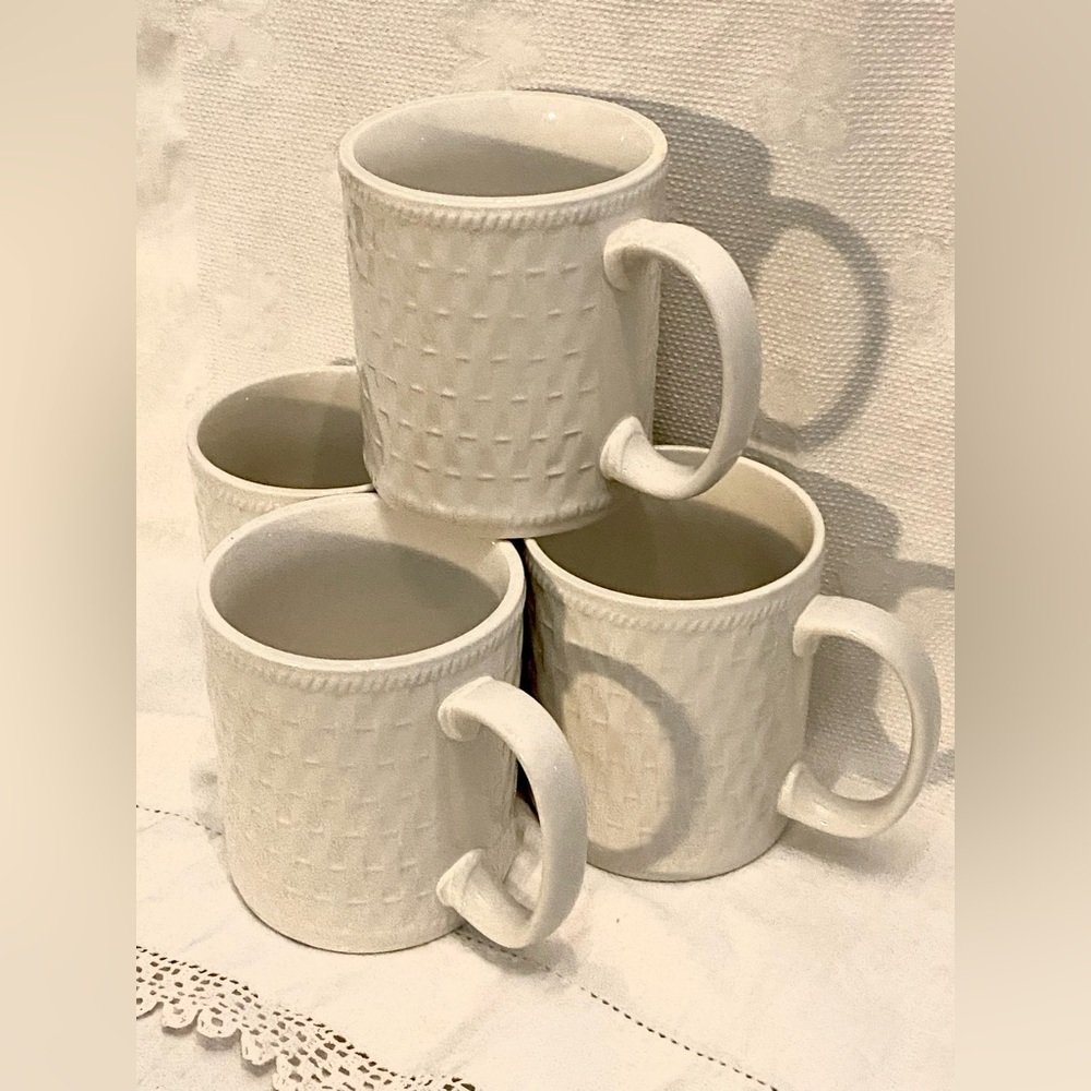 **RETIRED** Pflatzgraff Basket Weave 3 Coffee Mugs